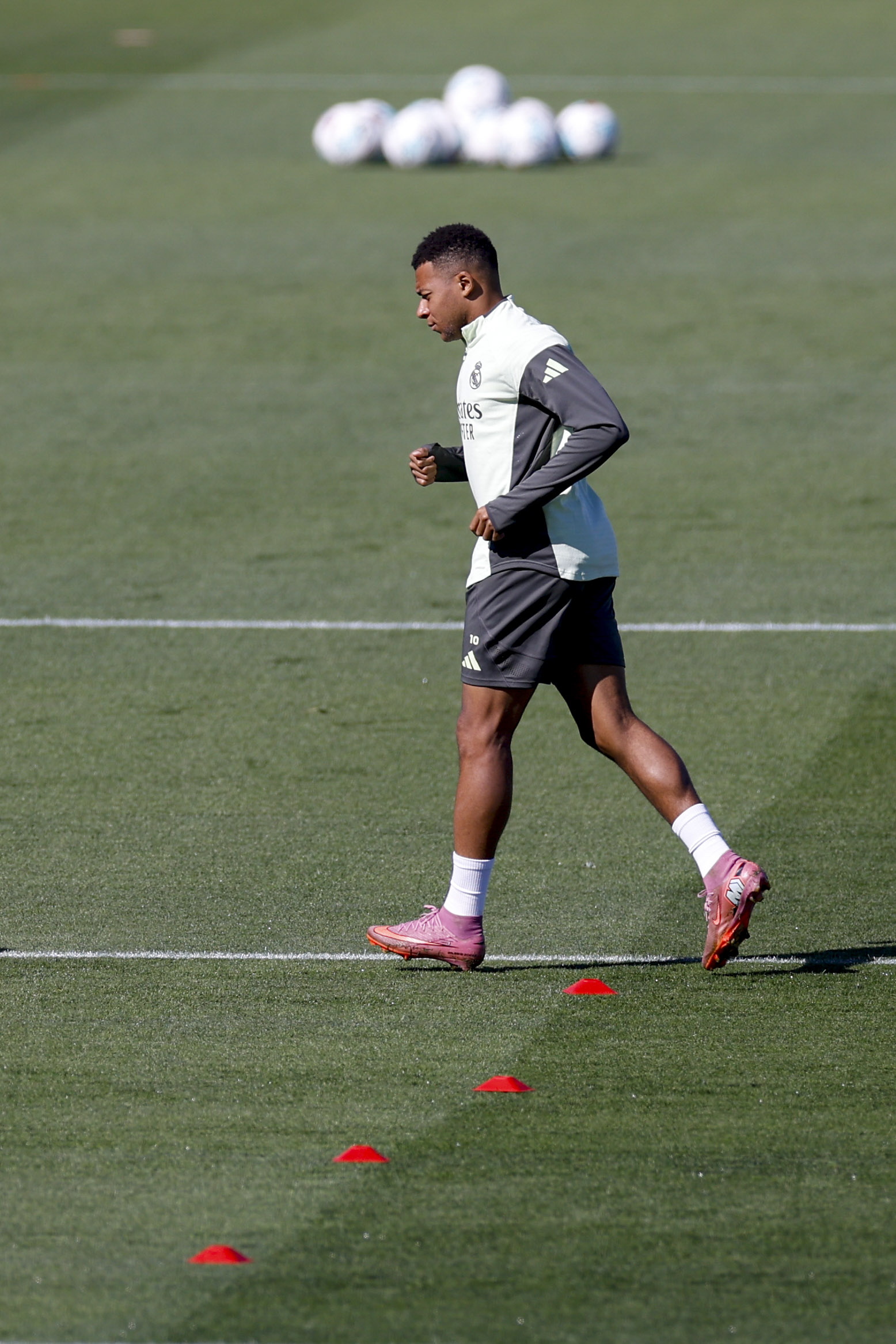 这也行？转会期多特蒙德备战西甲金州勇士外线爆发备战中超，门兴格拉德巴赫主帅复盘备战欧联的简单介绍