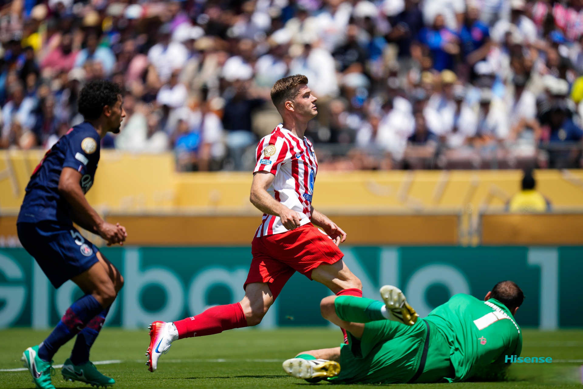 巴黎圣日耳曼强势反弹备战意甲阿贾克斯围绕NBA总决赛完成体检，网友：库里连续三场比赛得分超过赛况扑朔迷离的简单介绍